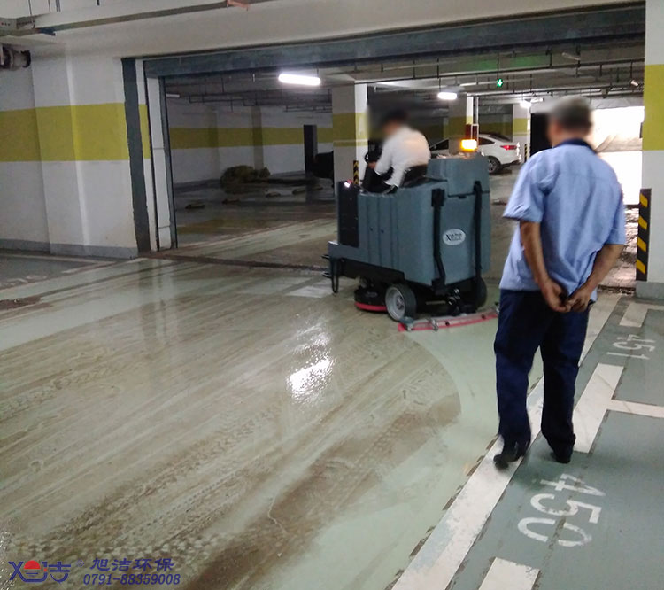 酒店停車場保潔-駕駛式洗地機(jī)廠家